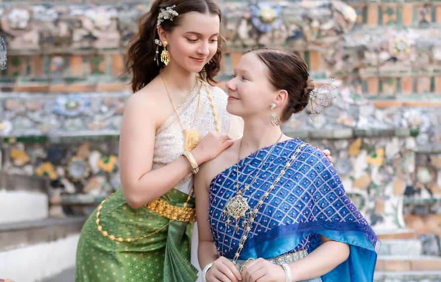 Professional Thai Costume Photography at Wat Arun, Bangkok - Wat Arun as a Photo Backdrop: What the Temple of Dawn Gives You