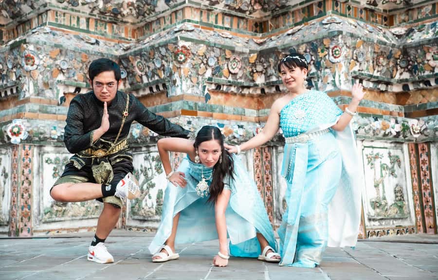 Professional Thai Costume Photography at Wat Arun, Bangkok - What to Bring (and What Helps Most) in Bangkok Temple Heat