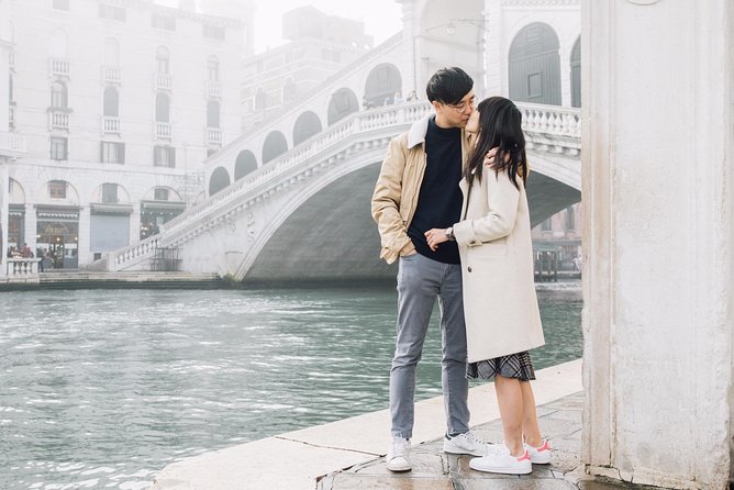 Proposal Photographer in Venice - Optional extras: flowers and champagne, with your budget