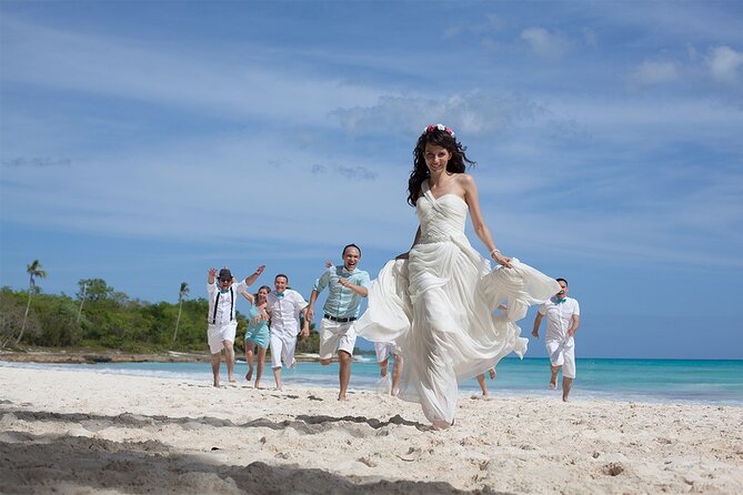 Punta Cana wedding photographer, Wedding ceremony - Who this fits best (and who should think twice)