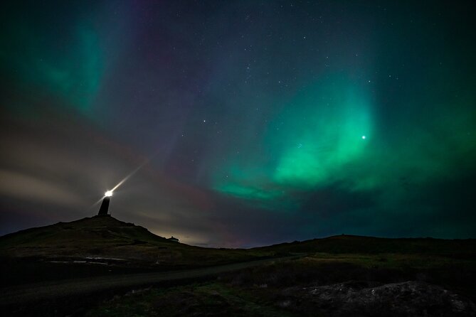 Reykjavik Northern Lights Tour with Professional Photographer - The drive and the story: what you’re doing while you wait