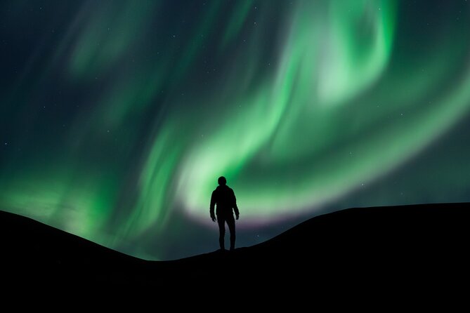 Reykjavik Northern Lights Tour with Professional Photographer - Price: $1,310 per group and what that means for value
