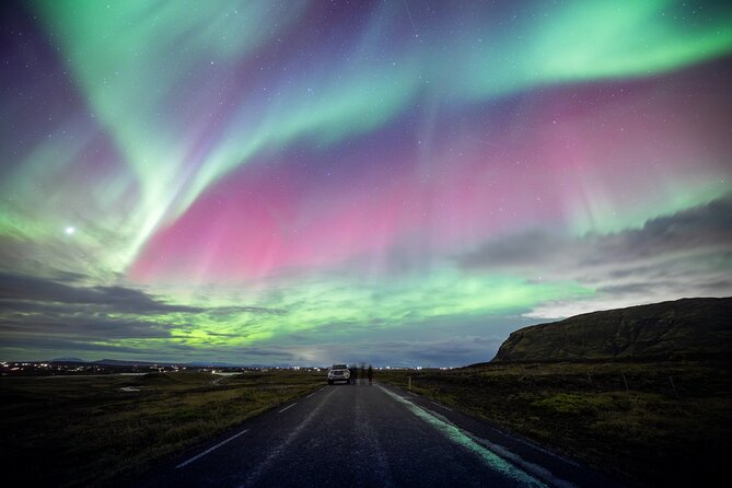 Reykjavik Private Northern Lights Tour with Pro Photographer - The 3 to 4 hour night plan: how your hunt unfolds