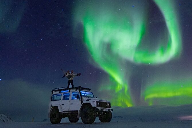 Reykjavik Private Northern Lights Tour with Pro Photographer - Pro photographer + your camera: it’s not just point-and-shoot luck