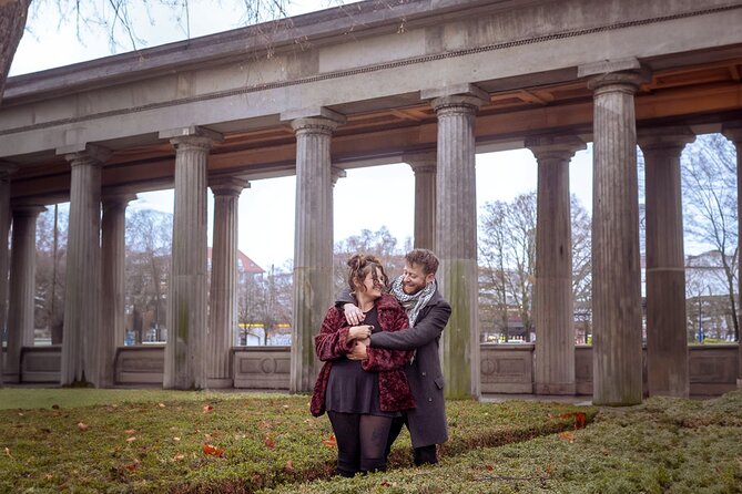 Romantic Couple Photoshoot in the Heart of Berlin - Quick hits for your romantic Museum Island photo session