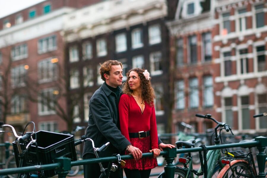 Romantic Photoshoot Experience for Couples in Amsterdam - Stop 2 and the Route Logic: Why You Get Photos Fast