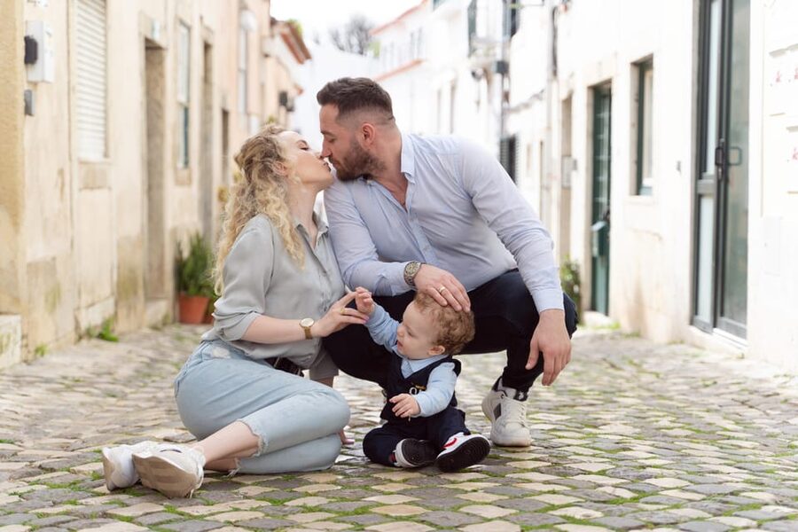 Romantic Photoshoot Experience for Couples in Lisbon - Key highlights