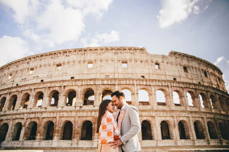 Rome: Colosseum Photoshoot - Posing and framing at the Colosseum: turning chaos into clean photos