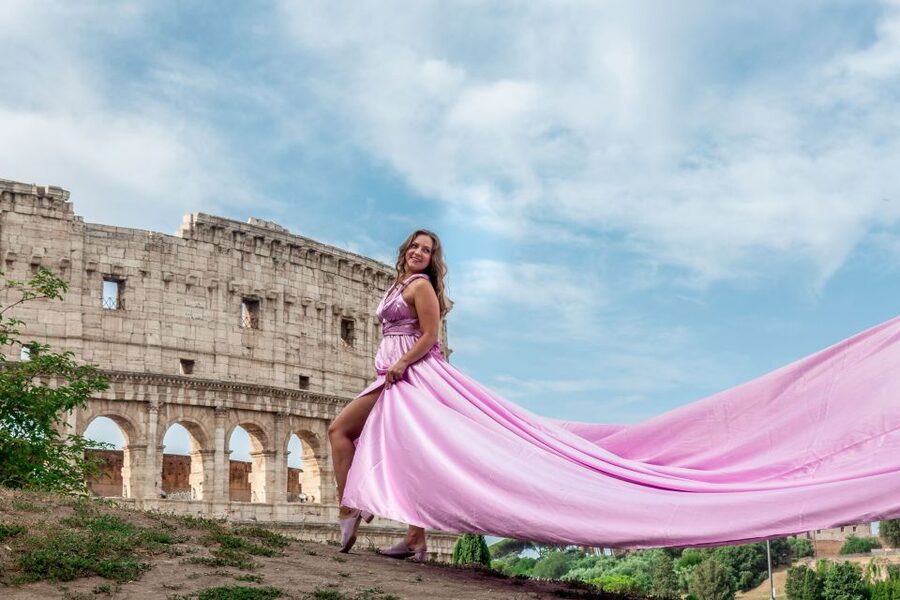 Rome: Flying Dress Professional Photoshoot - Meeting point: Caffè Roma and how the session starts