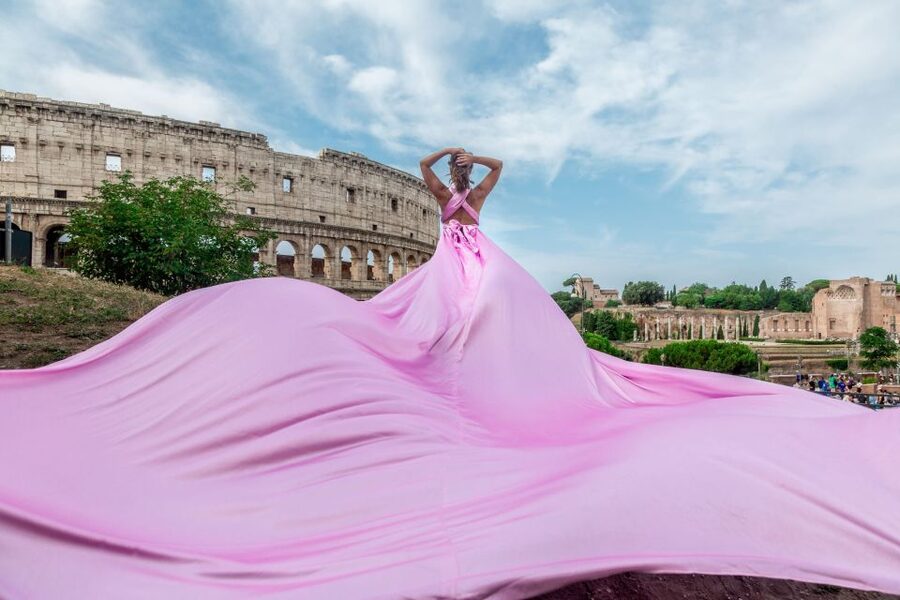 Rome: Flying Dress Professional Photoshoot - The 45-minute itinerary at the Colosseum