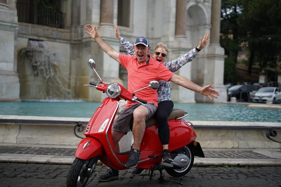 Rome: Guided Vespa Experience with Professional Photoshoot - Colosseum + Piazza Venezia Stops: The Photos Make the Difference