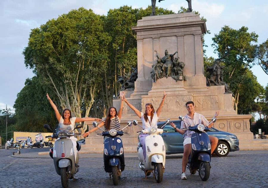 Rome: Night Photography service by Vespa with Aperol Spritz - Vespas after dark: what this tour is really like