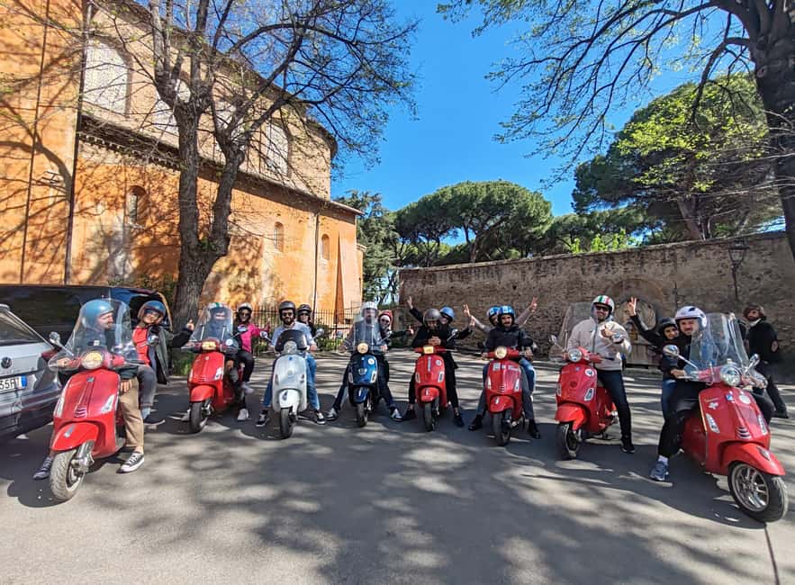 Rome on a Vespa – Photography Service - Trastevere Pass-By and the Fontana dell’Acqua Paola Pause