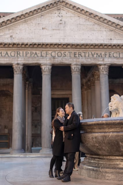 Rome: Personalized Photoshoot outside the Colosseum - Crowds: yes, they’re there. Your photos can still avoid them