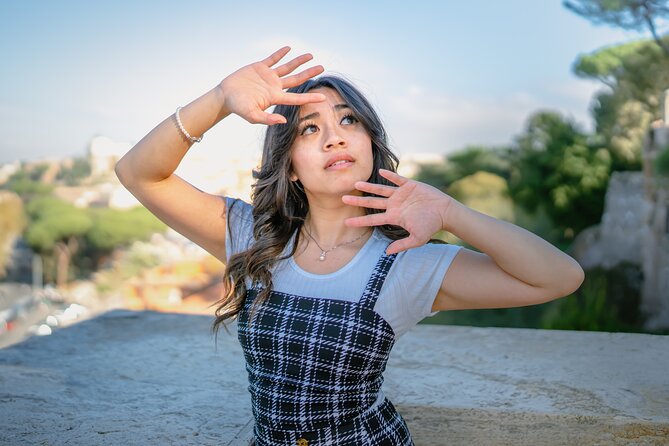 Rome: Photo Shoot in Rome with Professional Photographer - The photo package: how many images, when they arrive, and what you can choose
