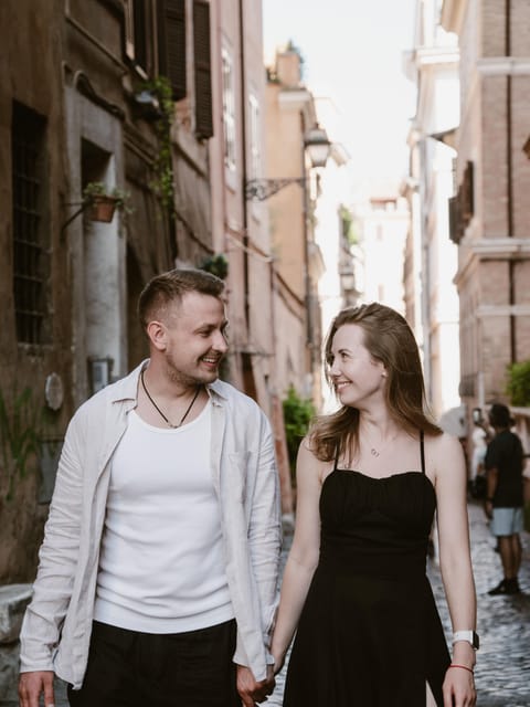 Rome: Photo Shoot Tour with Professional Photographer - Posing help for camera-shy people: no forced stiffness