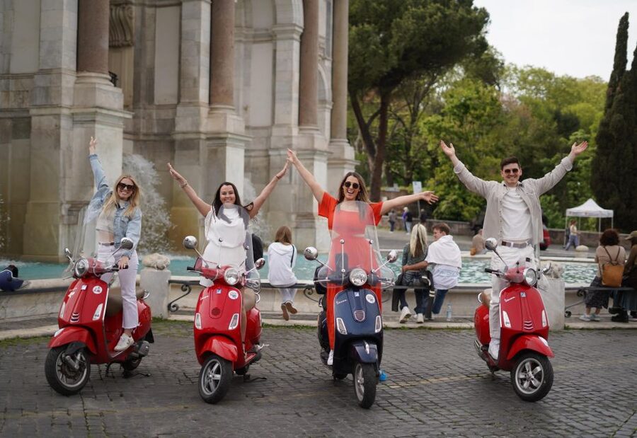 Rome: Photography Service by Vespa Scooter - Rome’s Vespa photo tour: the “you get views fast” factor