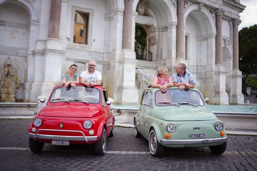 Rome: Photography service with Classic car fiat 500 - Colosseum photo session: start with the heavyweight