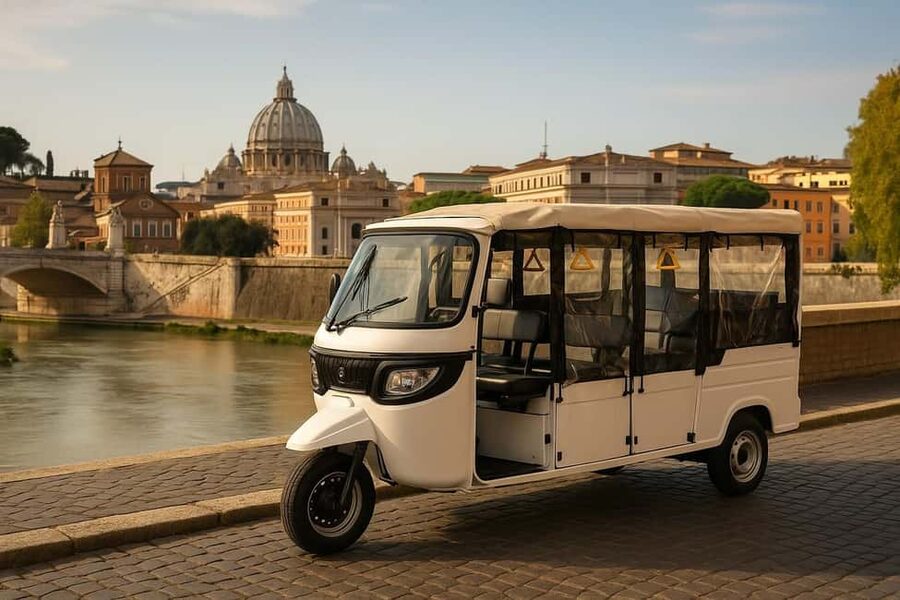 Rome: Photography service with Electric tuk tuk - Picking your route: Colosseum-to-Trevi or keyhole-to-Castel Sant’Angelo