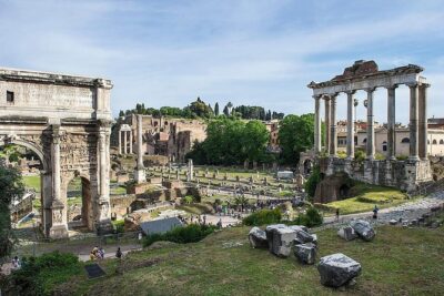 Rome, Private Photography Guided Tour - Capture Iconic Sights - Two photo routes: Foro Romano to the Colosseum, or Vatican City via Pantheon and Navona