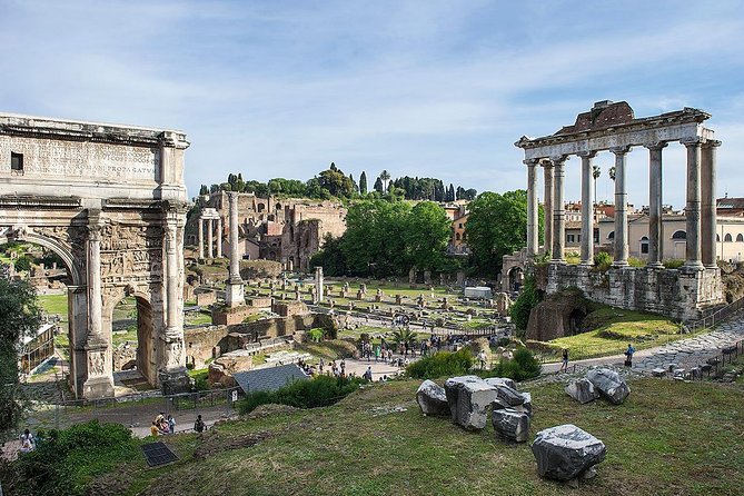 Rome, Private Photography Guided Tour - Capture Iconic Sights - Two photo routes: Foro Romano to the Colosseum, or Vatican City via Pantheon and Navona