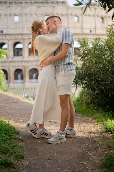 Rome: Private photoshoot at the Trevi Fountain Golden Hour - Price and value: why $23 can be a bargain