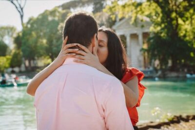 Rome: Romantic Couple Photoshoot at Villa Borghese - How the photographer keeps it easy: direction, comfort, and real connection