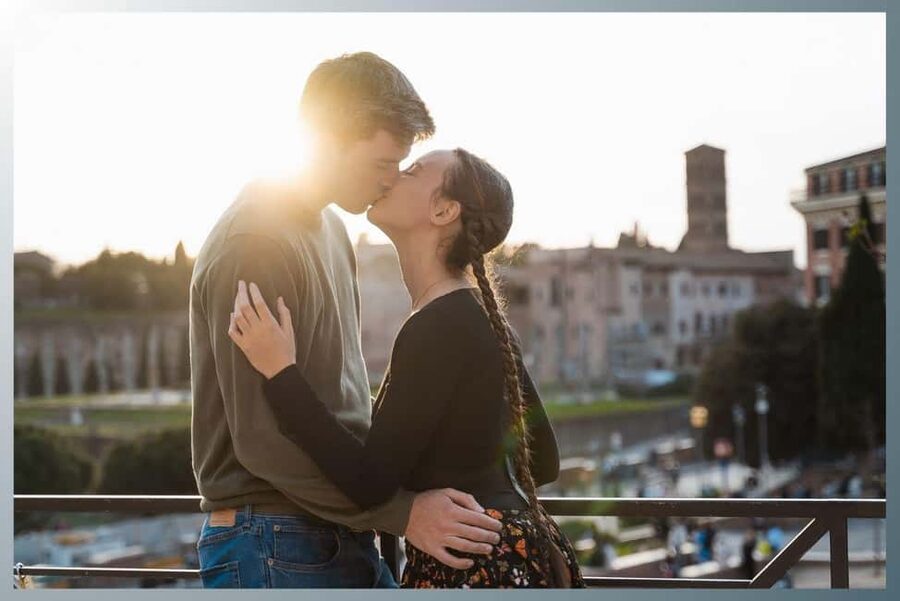 Rome: Romantic Couple Photoshoot. Choose your spot! - Epic stone romance: Colosseum plus Campidoglio and Fori Imperiali