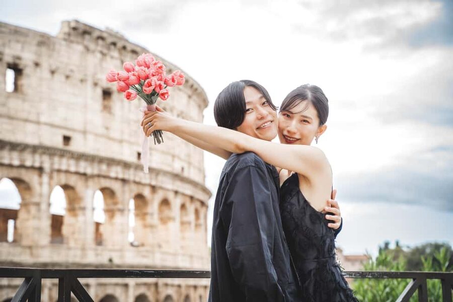 Rome: Romantic Couple Photoshoot. Choose your spot! - Art, ruins, and secret corners: Old Jewish Ghetto and Teatro Marcello