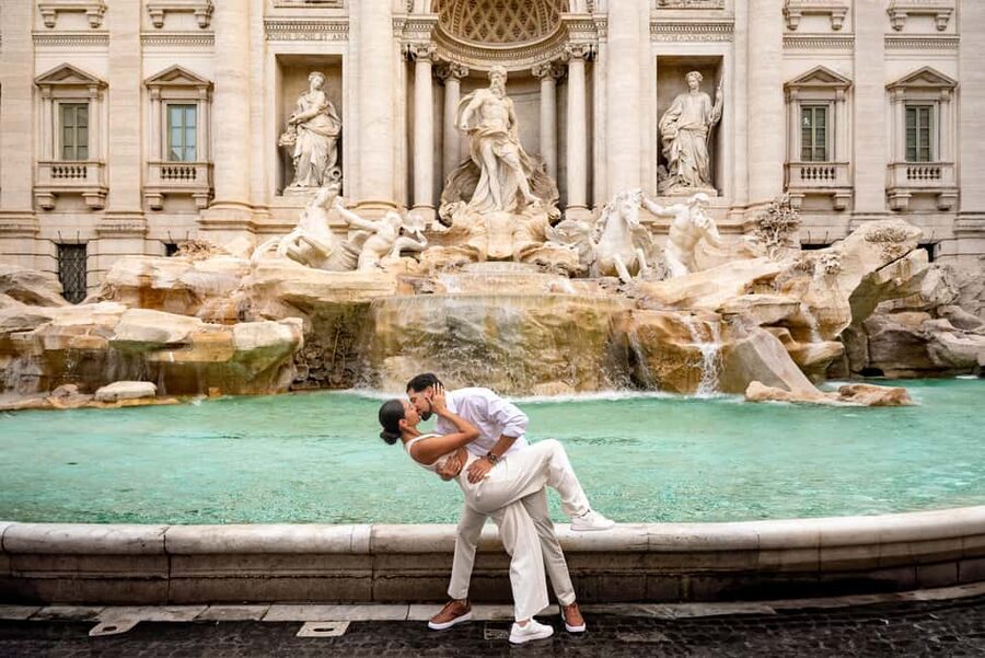 Rome: Trevi Fountain Photoshoot – Private & Personalized - The stroll to nearby spots: variety without losing the vibe