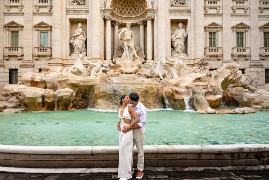 Rome: Trevi Fountain Photoshoot – Private & Personalized - Meeting at Hotel Fontana: start where Rome actually begins
