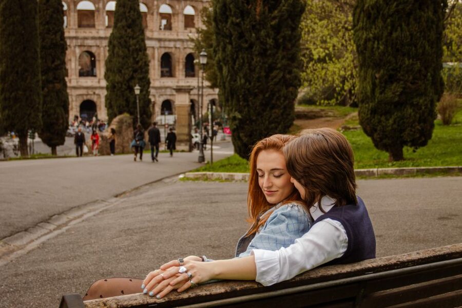 Rome: Unforgettable Photoshoot Experience in Colosseum - Practical expectations near the Colosseum: crowds, photos, and tickets