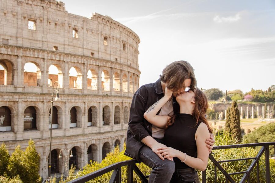 Rome: Unforgettable Photoshoot Experience in Colosseum - The Colosseum photo stop: getting more than one good shot