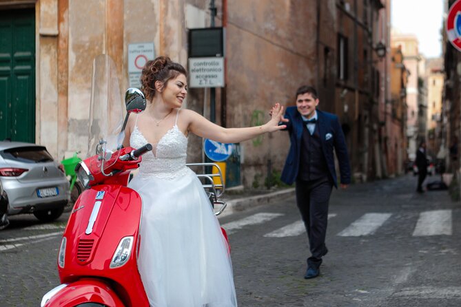 Rome Vespa Scooter Tour with Professional Photographer - Passing Circus Maximus: the scale you don’t expect