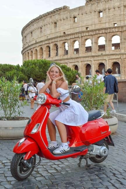 Rome: Vespa tour “When in Rome” with Dessert and Photography - Janiculum Hill break at sunset: panoramic payback
