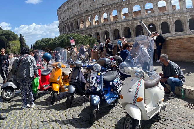 Rome Vespa tour with Pro Photographer - Giardino degli Aranci (Orange Tree Garden): a calm break with a twist
