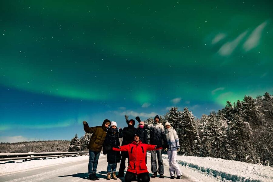 Rovaniemi: Aurora Hunting Photography Tour with BBQ Snacks - Included photos: your backup plan for a camera that won’t cooperate