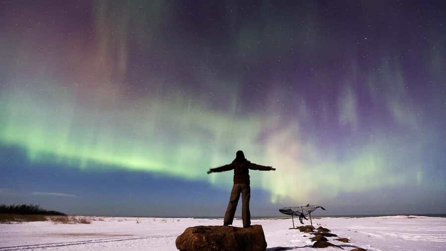 Rovaniemi: Aurora Hunting Photography Tour with BBQ Snacks - Escaping light pollution: why the drive is the whole point