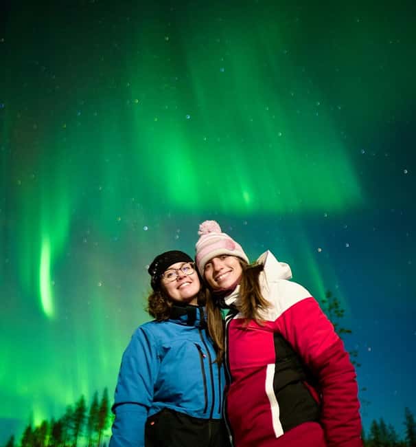 Rovaniemi: Guaranteed Northern Lights & Photography Tour - Comfort details: warm transport, snacks, and break-friendly stops