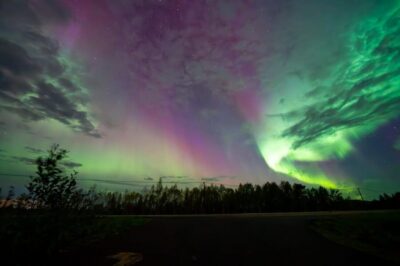 Rovaniemi: Guaranteed Ultimate Aurora Hunt with Photographer - How the 8-hour hunt works: pickup, winter gear, and the long waiting game