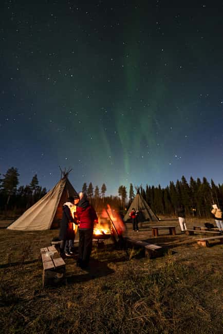 Rovaniemi: Northern Lights Photography Tour & BBQ - The 3.5-Hour Flow: briefing, forest chase, campfire BBQ, and photos