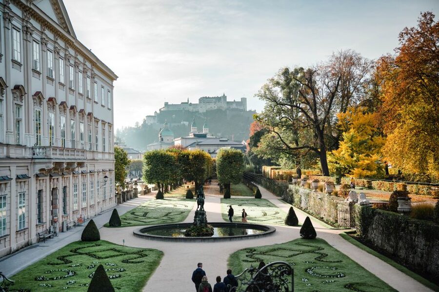 Salzburg: 2-Hour Guided Walking Tour with a Photographer - Getreidegasse and the Mozart Birthplace Area