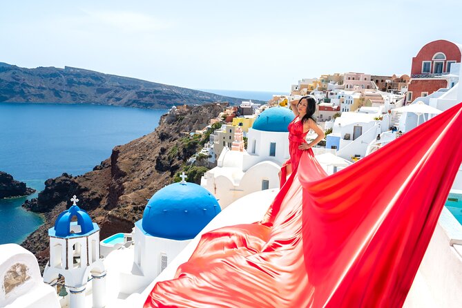 Santorini 2h Private Flying Dress Photoshoot with Transportation - Key points before you book