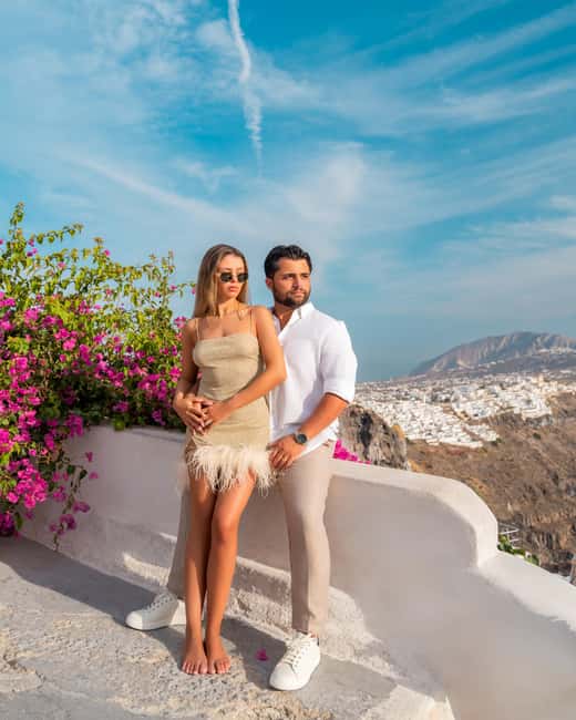 Santorini: 45-minute Photoshoot in Oia - Getting to the Blue Domes Without the Hour-Long Chaos