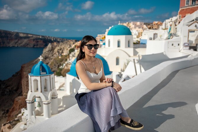 Santorini couple photoshoot with 50 edited photos! - The edited photo count: 50 images, not 10 you have to beg for