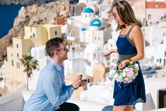 Santorini: Customized Private Photoshoot Walk in Oia - Meeting at the Virgin Mary of the Akathist Hymn Church: the start that sets the tone