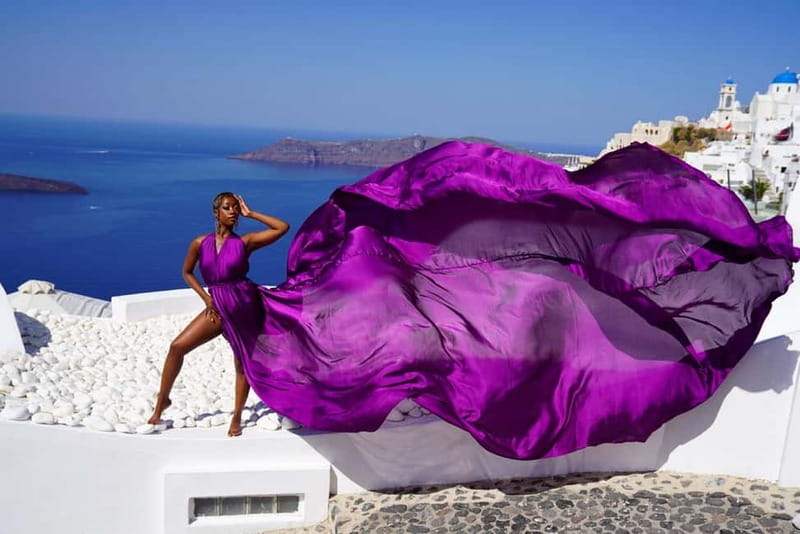 Santorini: Flying Dress Photoshoot Private Entry to Blue Dom - The flying dress setup: 92 colors, one goal, better photos