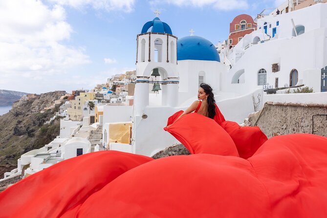 Santorini Flying Dress Photoshoot with a Pro Photographer - Key takeaways