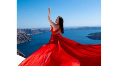 Santorini: Flying Dress Photoshoot with Edited Photos - Picking your flying dress: 10 colors, accessories, and a no-stress changing setup