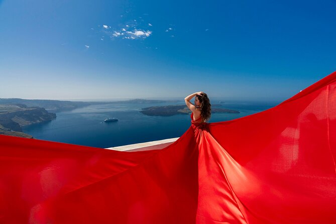 Santorini: Flying Dress Photoshoot - Where you meet and how the hour actually fits your day